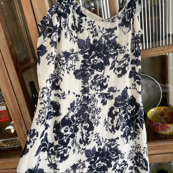 Closet Closes 11/1/22 Reformation Cassandra Dress - Picture 7 of 12